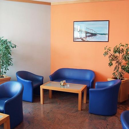 Hotel Cubic Лакташи Екстер'єр фото