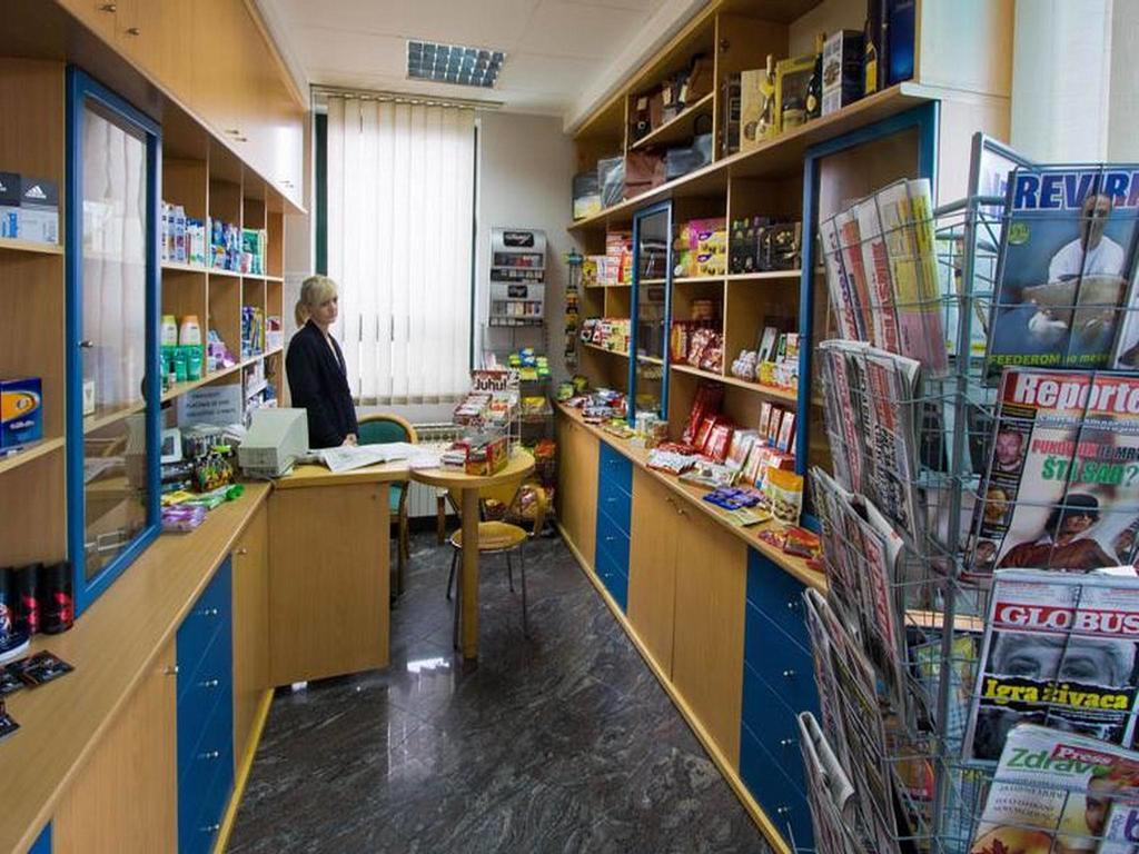 Hotel Cubic Лакташи Екстер'єр фото