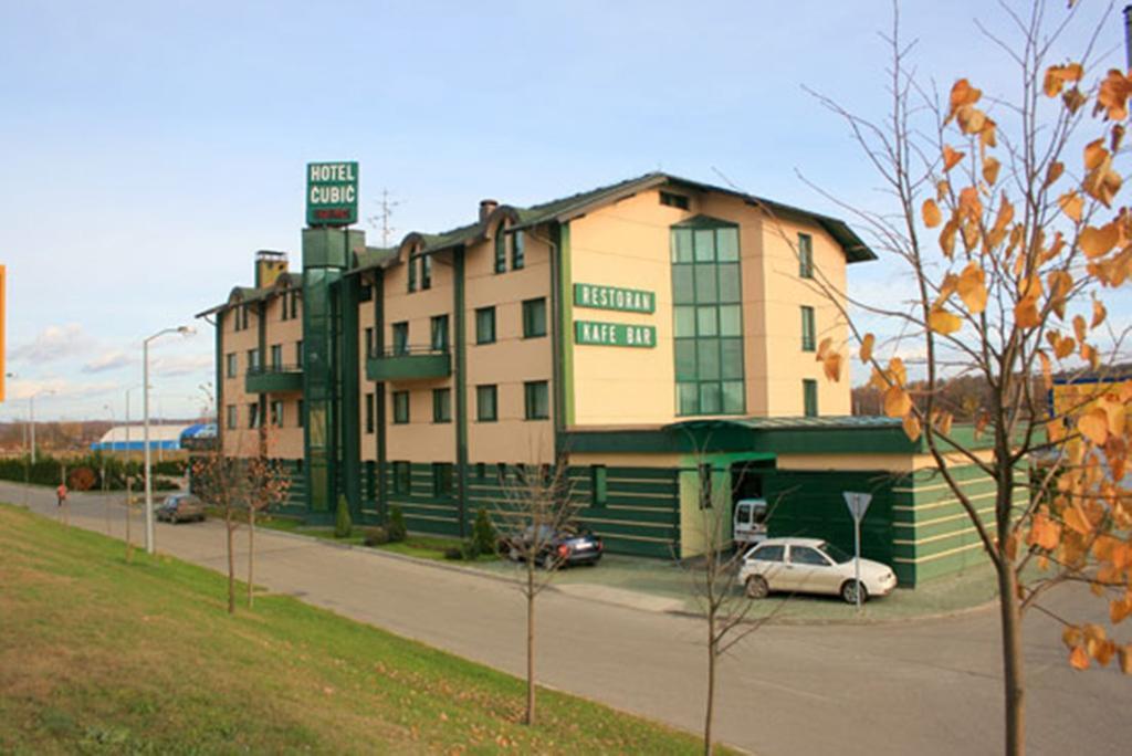Hotel Cubic Лакташи Екстер'єр фото