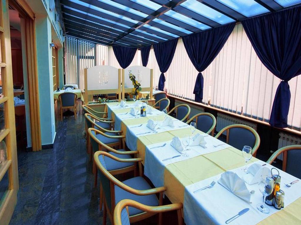 Hotel Cubic Лакташи Екстер'єр фото