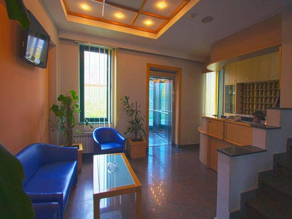 Hotel Cubic Лакташи Екстер'єр фото