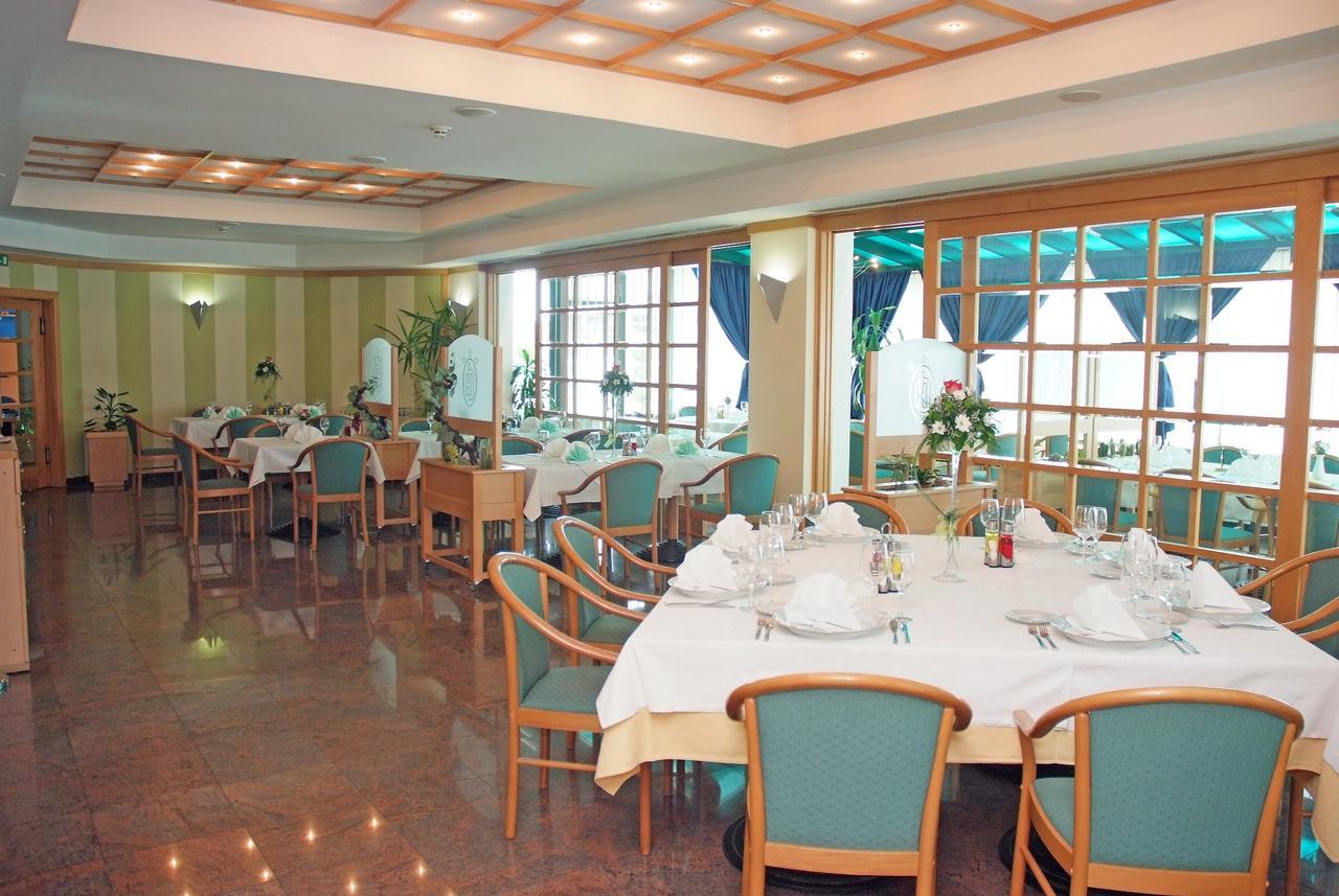 Hotel Cubic Лакташи Екстер'єр фото