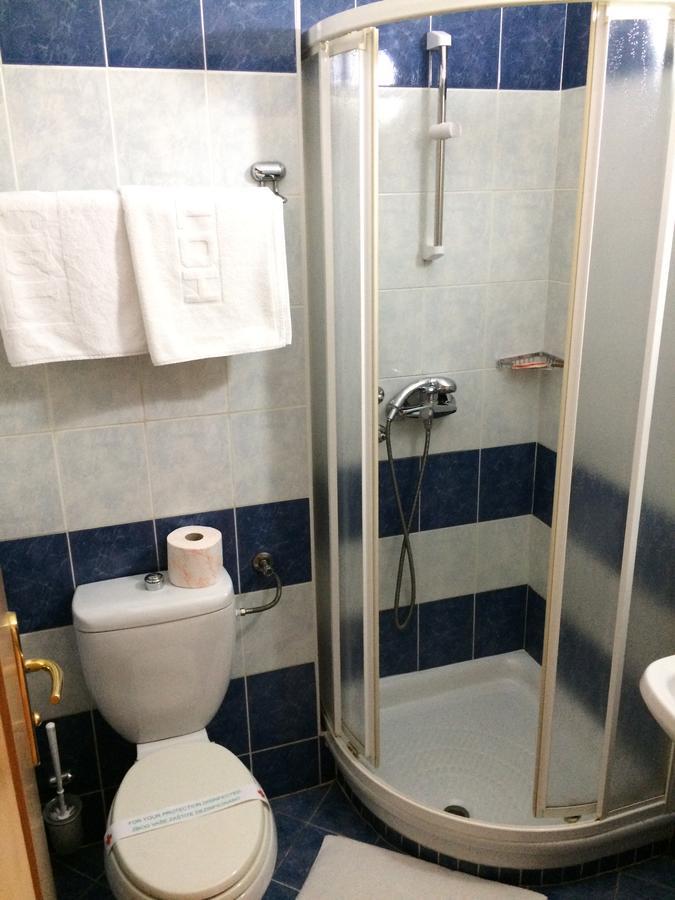 Hotel Cubic Лакташи Екстер'єр фото